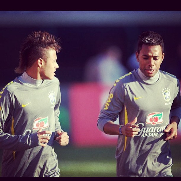 Robinho e Neymar, jogando no Santos (Foto: Reprodução  / Instagram)