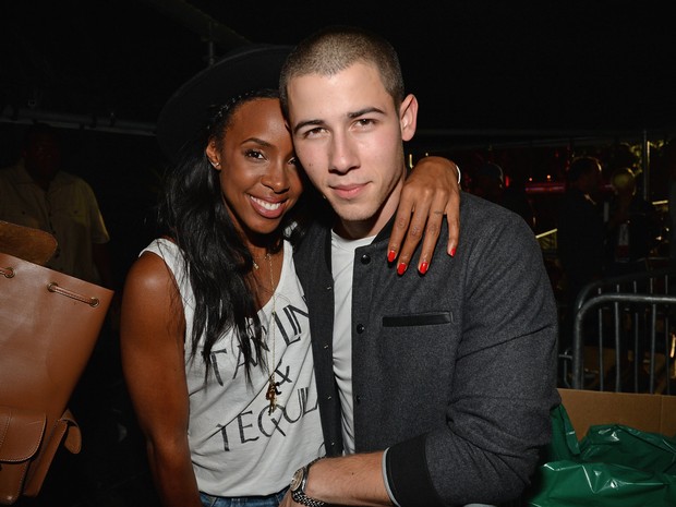 Kelly Rowland e Nick Jonas em festival de música na Filadélfia, nos Estados Unidos (Foto: Kevin Mazur/ Getty Images)