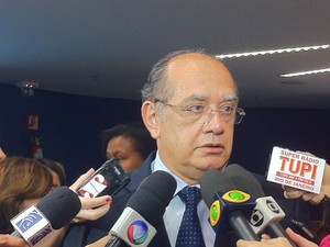 Ministro Gilmar Mendes dá entrevista após audiência pública em Brasília (Foto: Lucas Salomão/ G1)