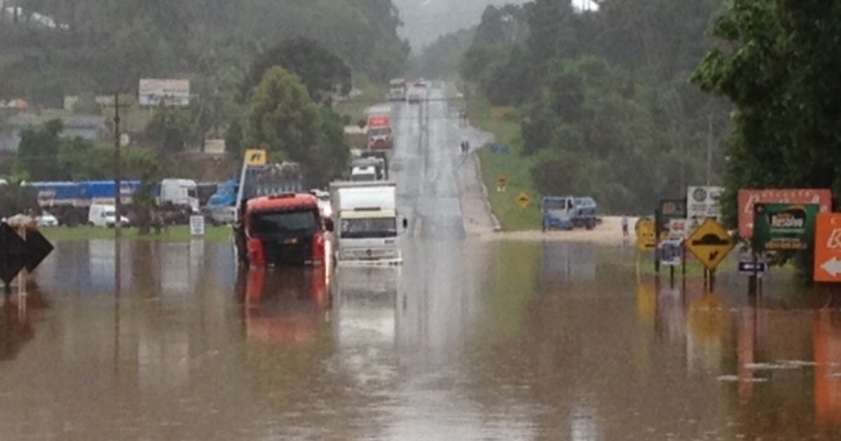 Chuva causa estragos em 13 cidades do PR e atinge mais de 58 mil ... - Globo.com