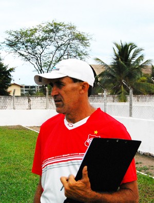 Denô Araújo, técnico do Auto Esporte (Foto: Lucas Barros / Globoesporte.com/pb)