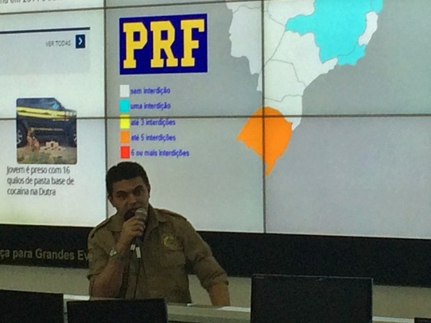 Polícia Rodoviária Federal apresenta dados sobre mortes e acidentes no Brasil em 2014 (Foto: Luciana Amaral/G1)