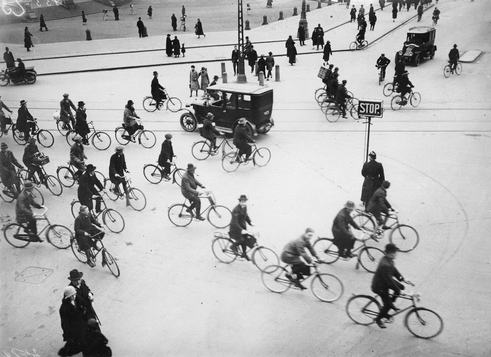 Hora do rush em Copenhaguem, em 1925 (Foto: Technoseum / Deutsches Technikmuseum Berlin)