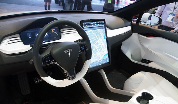 Carros conectados à internet, como o Tesla S, deverão ser alvo de ataques cibernéticos antes do que se imagina (Foto: Divulgação/Tesla) (Foto: Carros conectados à internet, como o Tesla S, deverão ser alvo de ataques cibernéticos antes do que se imagina (Foto: Divulgação/Tesla)) Carros conectados à internet, como o Tesla S, deverão ser alvo de ataques cibernéticos antes do que se imagina (Foto: Divulgação/Tesla) (Foto: Carros conectados à internet, como o Tesla S, deverão ser alvo de ataques cibernéticos antes do que se imagina (Foto: Divulgação/Tesla))