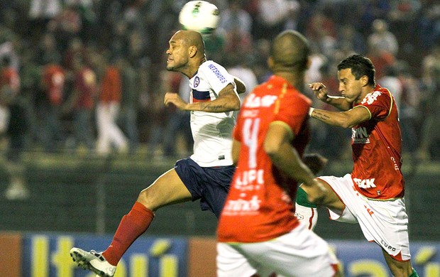 Souza no jogo do Bahia contra a Portuguesa (Foto: Ale Cabral / Futura Press)