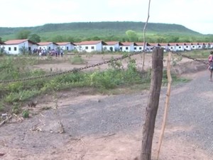 Construção está inacabada há dois anos  (Foto: Reprodução/ TV Oeste)