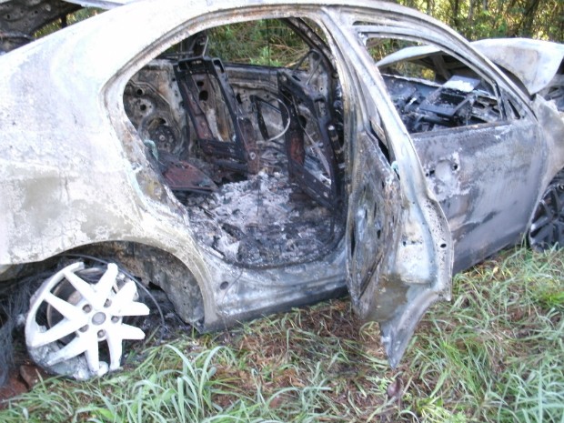 Caminhão usado no transporte de gás estava vazio, mas não havia sido descontaminado, o que causou o incêndio, aponta a PRF (Foto: PRF / Divulgação) Caminhão usado no transporte de gás estava vazio, mas não havia sido descontaminado, o que causou o incêndio, aponta a PRF (Foto: PRF / Divulgação)