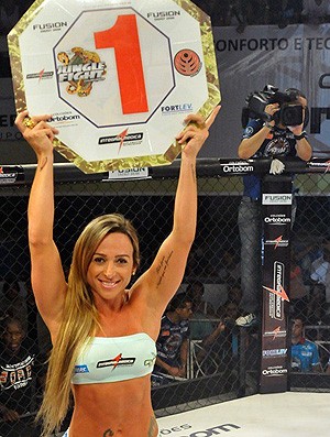 Geisa Vitorino, ring girl do Jungle Fight (Foto: Divulgação)