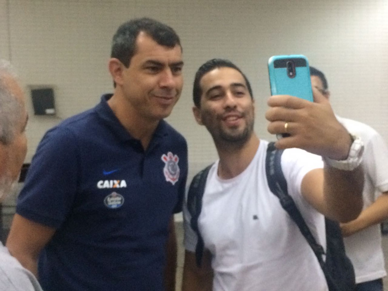 Carille assediado e satisfação com empate: a volta do Timão a São Paulo