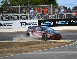 Nelsinho Piquet em ação no Global RallyCross em Barbados (Foto: Divulgação)