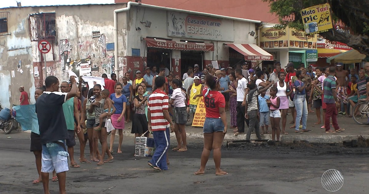 G1 Moradores Fazem Protesto Contra Morte De Jovem No Bairro De Valéria Notícias Em Bahia 