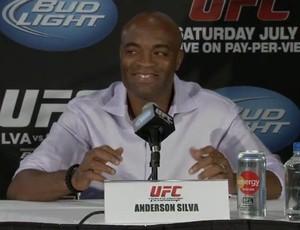 Anderson Silva, na coletiva do UFC 148 (Foto: Reprodução - YouTube)