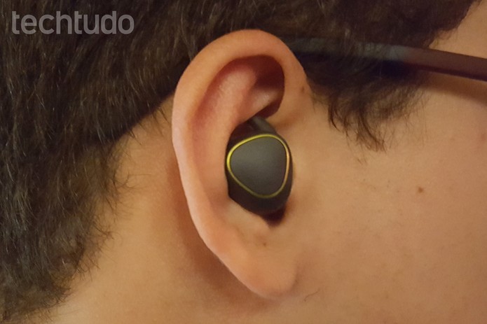 Fone sem fio da Samsung oferece memória interna de 4 GB (Foto: Thássius Veloso/TechTudo)