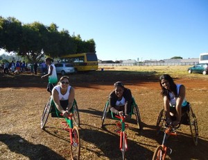 Membros da Adefu irão representar Uberaba nas provas individuais de atletismo (Foto: Divulgação/Adefu)