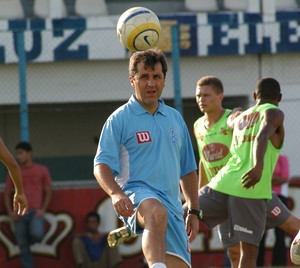 Ary Souza/Arquivo/O Liberal (Foto: Hoje no Goiás, Gilson Kleina foi treinador do Paysandu na Série A de 2005)