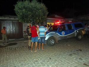 Criança é atropelada por carro desgovernado na cidade de Brumado, na Bahia (Foto: Lay Amorim/Site Brumado Notícias)