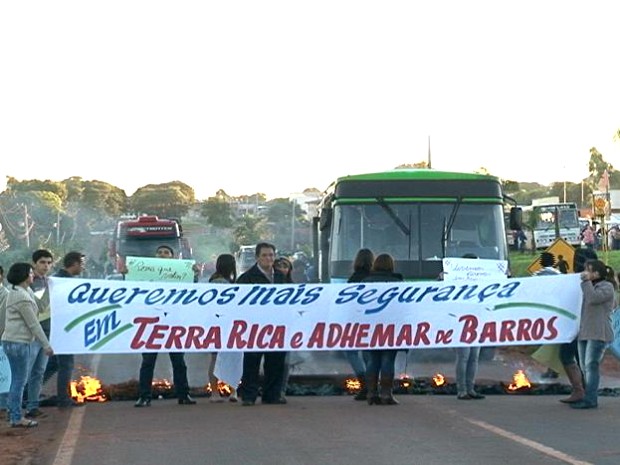 G Moradores Bloqueiam Rodovia Em Protesto Contra Falta De Seguran A