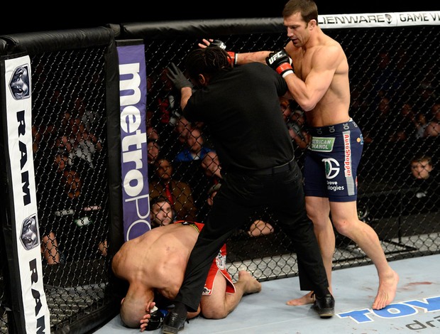 UFC Costa Philippou x Luke Rockhold MMA (Foto: Getty Images)