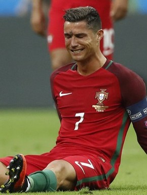Cantona Elege Melhores Da Euro E Destaca Cr7 Por Cena Da Mariposa Eurocopa 2016 Globoesporte Com