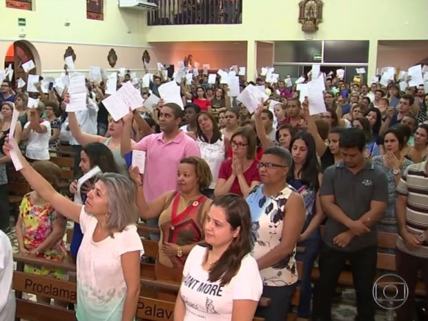 Igreja vira 'agência de emprego' e ajuda fiéis a conseguirem trabalho (Foto: Reprodução/TV Globo)