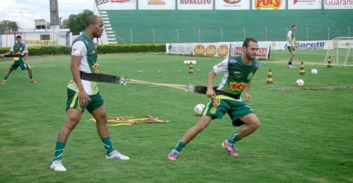 David Dener e Maurício, atacantes do Mirassol (Foto: Vinicius de Paula / Agência Mirassol FC)