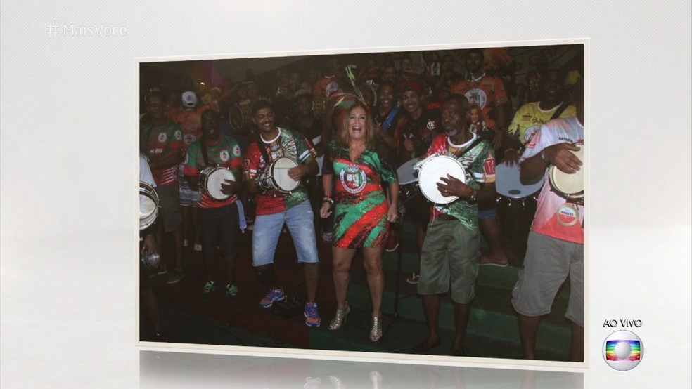 Susana Vieira com a bateria da Grande Rio (Foto: TV Globo)