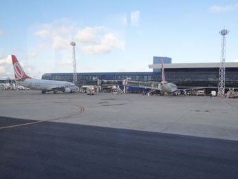 Reforma da pista do Aeroporto dos Guararapes, no Recife (Foto: Luna Markman / G1)
