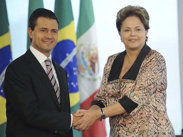 O presidente eleito do México, Enrique Peña Nieto, e a presidenta Dilma Rousseff, durante encontro no Palácio do Planalto (Foto: Fabio Rodrigues Pozzebom/ABr)