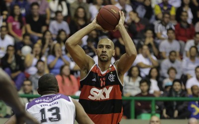 Marquinhos Flamengo Mogi NBB (Foto: Luiz Pires/LNB) Marquinhos Flamengo Mogi NBB (Foto: Luiz Pires/LNB)