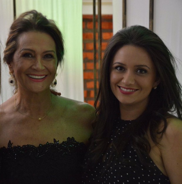 Ieda Wobeto com a filha caçula, Tanara Oliveira (Foto: Arquivo pessoal)