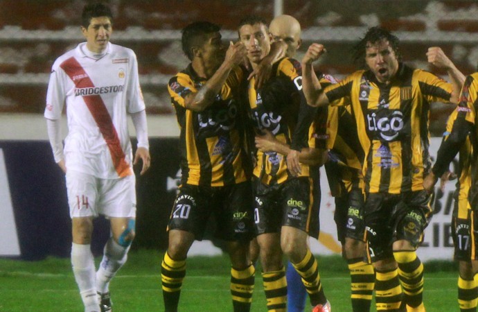 The Strongest 2 x 0 Monarcar Morelia Libertadores comemoração (Foto: EFE)