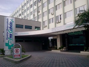 Hospital Frei Galvão, em Guaratinguetá, suspendeu a realização de exames de resonância magnética. (Foto: Jonatan Morel/TV Vanguarda)
