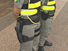 Associação diz que policiais acabam recorrendo ao 'extra' para complentar renda no fim do mês (Foto: Reprodução/TV Acre)