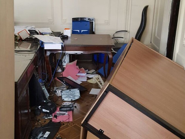 Sala da vice-presidência da Alerj é destruída (Foto: G1)