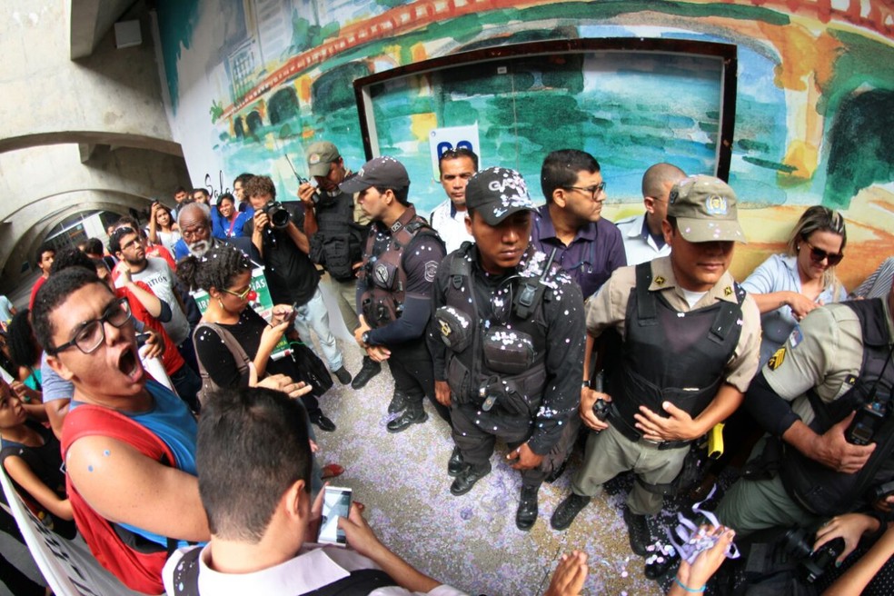 Polícia Militar fez segurança da reunião no Centro de Convenções, em Olinda (Foto: Marlon Costa/Pernambuco Press)