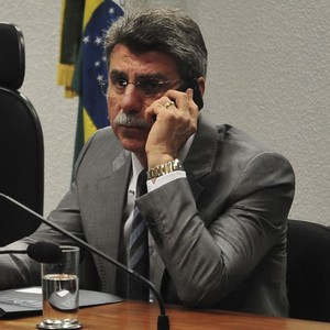 A CCJ votou nesta quarta-feira (19) parecer do senador Romero Jucá (PMDB-RR) (Foto: Antonio Cruz/Agência Brasil)