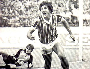 Renato Gaúcho comemora gol do Grêmio sobre o Hamburgo em 1983 (Foto: Site Oficial do Grêmio)