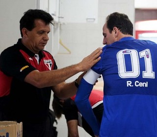 Haroldo Lamounier prepara Rogério Ceni para partida (Foto: Divulgação / Rubens Chiri - SPFC.net)