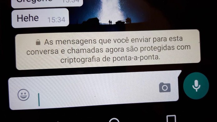 O que significam os tiques azuis, cinzas e duplos no WhatsApp