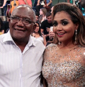 Gaby Amarantos se derrete ao falar de Seu Conrado (TV Globo/Altas Horas)