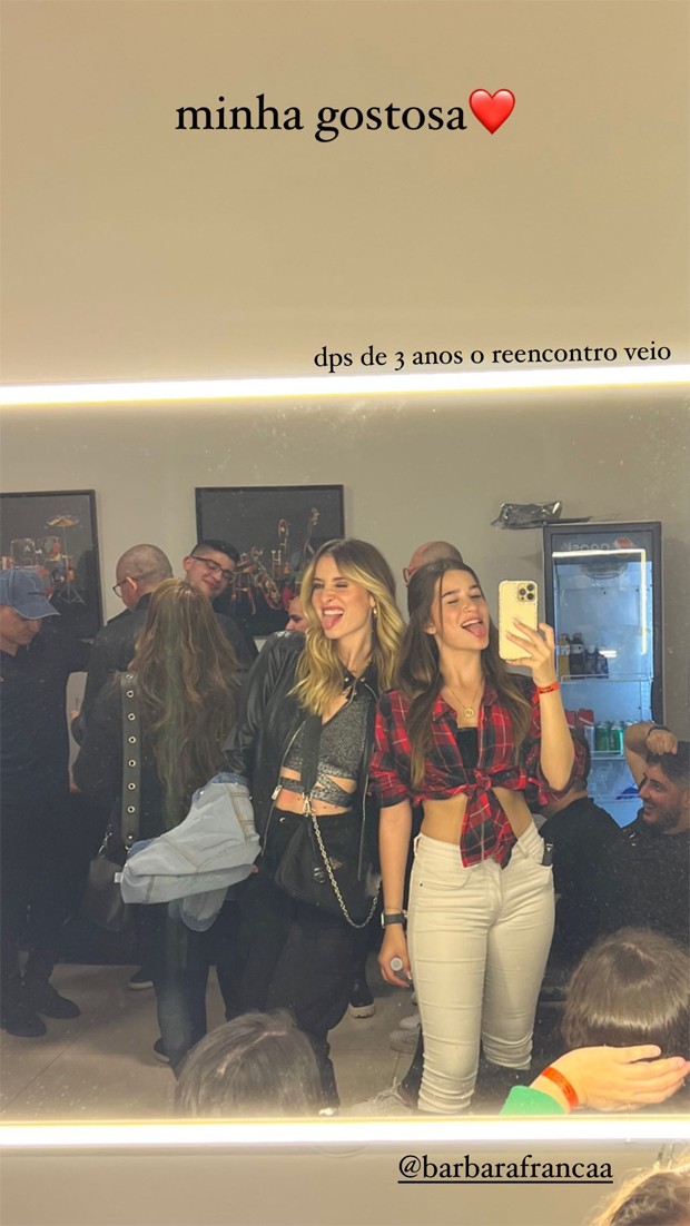 Duda Wendling postou foto com Bárbara França no camarim do Villa Country, onde João Gomes se apresentou (Foto: Reprodução / Instagram)
