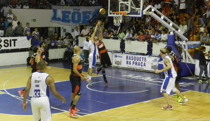 Basquete Macaé x Flamengo (Foto: Raphael Bozeo / Macaé Basquete) Basquete Macaé x Flamengo (Foto: Raphael Bozeo / Macaé Basquete)