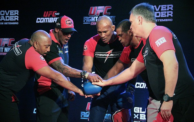 Jacaré treino aberto UFC Belo Horizonte (Foto: Rodrigo Malinverni)