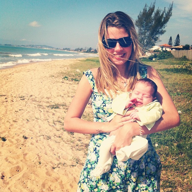 Debby Lagranha  e a filha (Foto: Instagram/Reprodução)