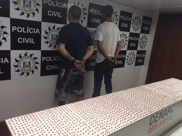 Denarc apreende milhares de comprimidos de ecstasy (Foto: Polícia Civil/Divulgação)