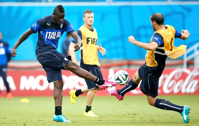 Balotelli Training italy (Photo: Reuters)