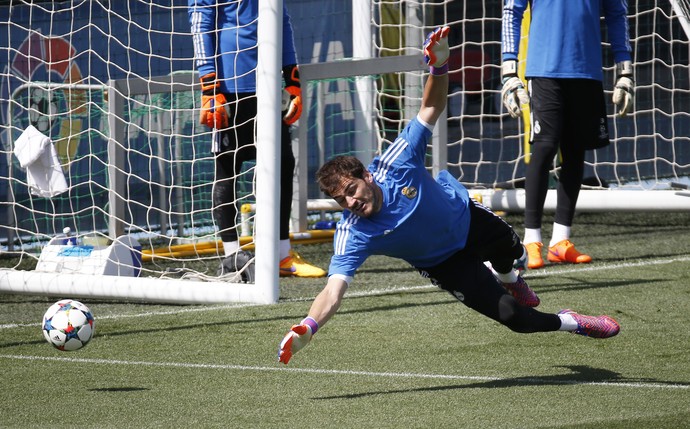Casillas treino Real Madrid (Foto: Reuters)