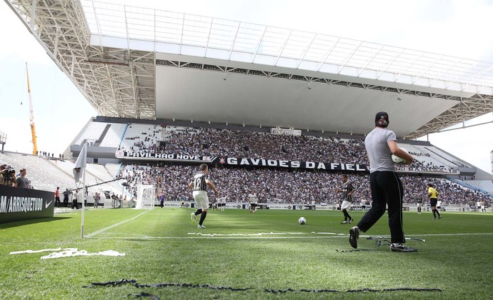 Jogadores corintianos tentam conter ansiedade por estreia na Arena