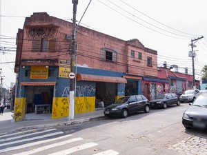 Sobrado na esquina entre as ruas Cardeal Arcoverde e Horácio Lane, na Vila Madalena, foi comprado pela família Martins em 1958 (Foto: Flávio Moraes/G1)