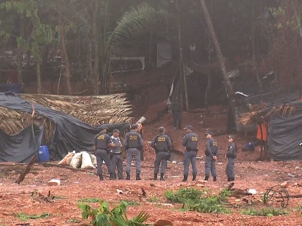 Garimpo em Pontes e Lacerda, Mato Grosso, 18/01/2016 (Foto: Reprodução/TVCA)